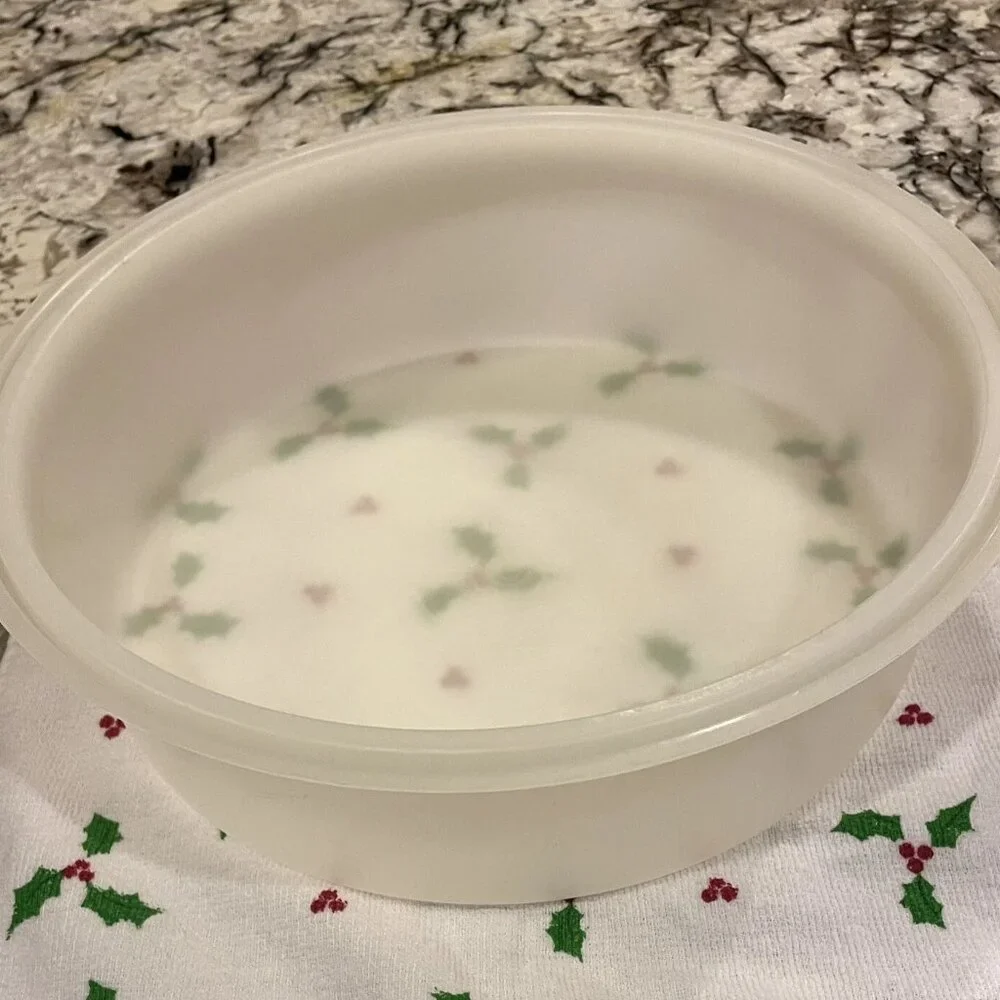 Tupperware 10